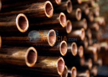 Cobre cae levemente, plomo en Shanghái toca mínimo de casi cuatro meses