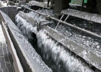 Zinc cae a mínimo de 6 semanas por escepticismo sobre datos China, cobre repunta