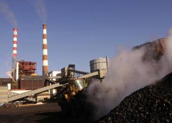 Chile: Gobierno inicia diálogo para adelantar cierre de carboneras y eléctricas se abren a analizarlo