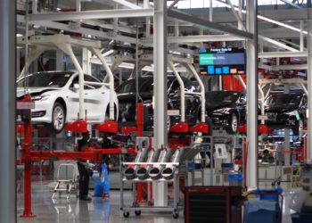 Tecnología: Hands on the wheel: how the rapidly evolving auto industry is changing mining forever