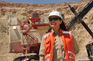 Chile: Sólo 10% de los trabajadores de la minería son mujeres y sus ingresos son un 24,5% inferiores