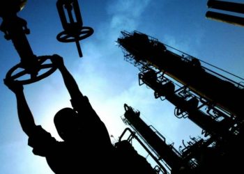 Precios crudo suben ante disminución nuevos casos de coronavirus en China