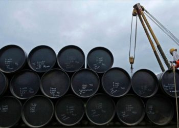 Crudo opera estable en medio de preocupación por impacto de coronavirus en demanda