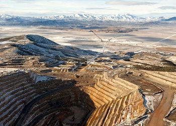 Mineras paralizan operaciones por coronavirus