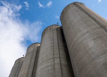 Tecnología: Prevención de derrames peligrosos: medición de nivel para silos de cal en polvo
