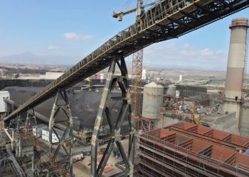 Chile: Plan de descarbonización se adelanta a 2024 con salida de cerca de 700 MW