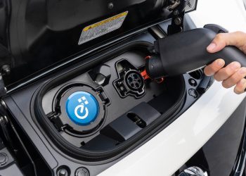 AIE llama a impulsar la batería de iones de litio, tecnologías de hidrógeno