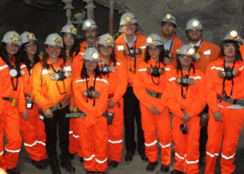 2.000 mujeres de cinco localidades se inscribieron en el curso de minería