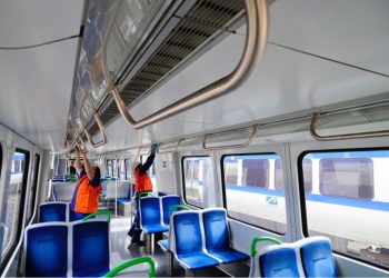 Cobre en barandas del transporte público