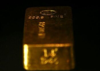 El Oro avanza por aumento de compras de refugio ante temor a impacto del virus