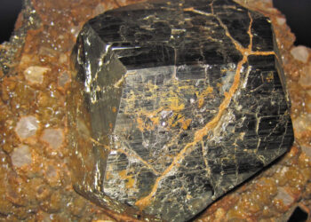 Researchers produce magnetic ‘Fool’s gold’