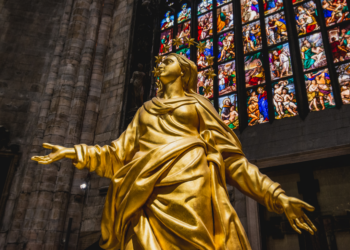 Pandemic drives gold price to record levels in Q2, Refinitiv says