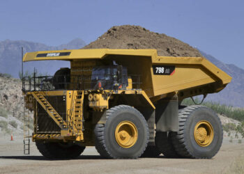 Tecnología: Caterpillar unveils two new electric-drive mining trucks