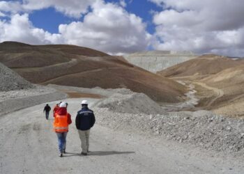 Chile: Teck revisión retrasos y mayores costos en proyecto QB II a raíz de la crisis