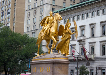 Precios del oro suben