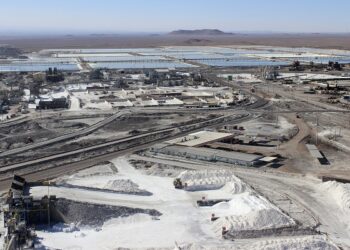Chile: Firman contrato con SQM que fija cálculo de precio preferencial y blinda licitación de valor agregado del litio