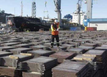 Los precios del cobre caen