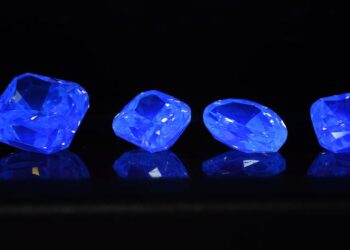 Alrosa pushes for sales of fluorescent diamonds