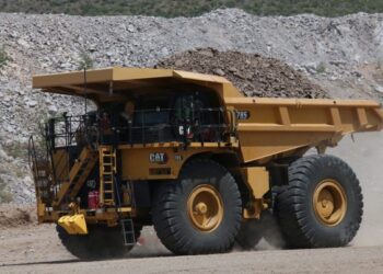 Chile: CAT anuncia nuevos avances en camión minero 785