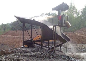 Royal Road negotiates with informal miners in Colombia