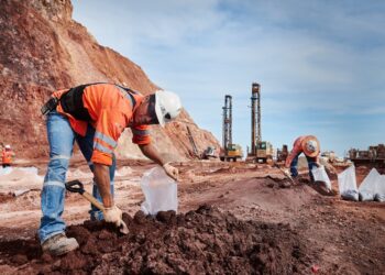 Mina los filos de Equinox