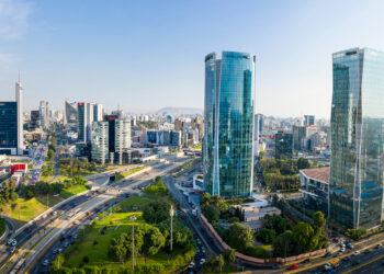 Economía de Peru se contrae 6,5