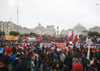 Protestas en Peru alzan precio del cobre