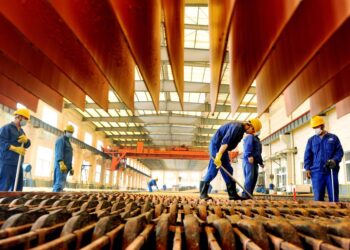 El cobre alcanza nuevo máximo ante debilidad del dólar