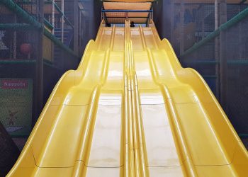 El precio del oro cae al mínimo de 10 meses, puede caer aún más