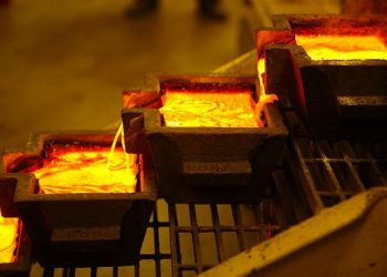 PDAC: exploración de 30 años de dotación mundial de oro con Douglas Silver de Flydentity