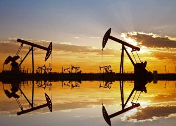 Los precios del petróleo se mantienen firmes ante una perspectiva económica más sólida