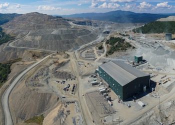 Los costos disminuyen en Copper Mountain en BC, las acciones suben