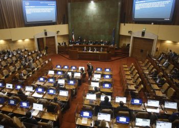 Chile: Cámara despachó la realeza minera