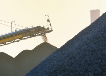 El precio del mineral de hierro sube a medida que el conflicto entre Rusia y Ucrania aviva las preocupaciones sobre el suministro