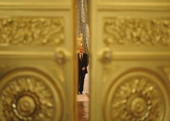 El precio del oro se acerca al máximo de 3 meses a medida que la tensión en Ucrania eleva la demanda de refugio