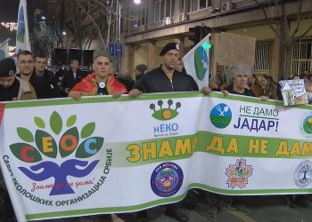 Los serbios protestan con tiendas de campaña para impulsar la prohibición de la minería de litio en todo el país