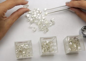 Alrosa ajusta el calendario de ventas para paliar la escasez de suministro