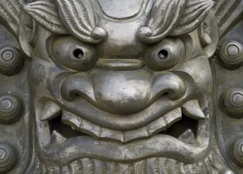 Precio del mineral de hierro retrocede ante advertencia de Beijing