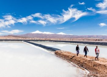La producción mundial de litio alcanza un récord en la demanda de vehículos eléctricos