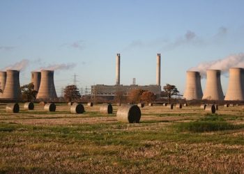 Operar centrales eléctricas de carbón es más costoso que cambiar a energías renovables: informe