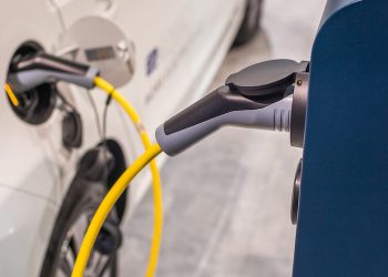 Investigadores japoneses desarrollan batería de litio-aire de alta densidad de energía