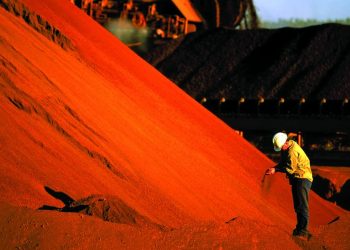 El precio del mineral de hierro sube a medida que Fortescue, BHP y Rio Tinto enfrentan escasez de mano de obra
