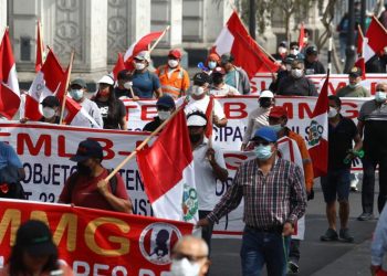 Retoman protestas trabajadores de Las Bambas