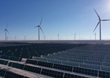 Chile: Un 60% de avance presenta planta híbrida eólica y solar que se desarrolla en Calama
