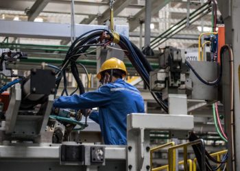 El precio del cobre sube a medida que se acelera la actividad de las fábricas de China