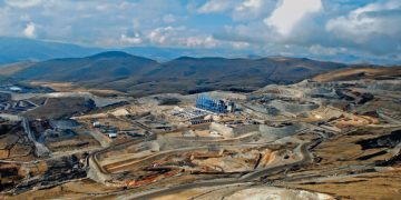 MMG cierra mina de cobre Las Bambas tras fracaso de negociaciones