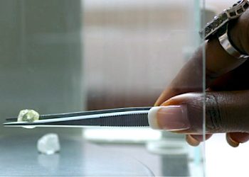 De Beers explorará en busca de diamantes en Angola
