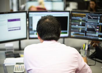 Los comerciantes de metales abandonan Trafigura porque la caída de los precios afecta a los beneficios