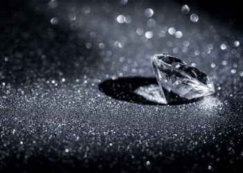 Cuando compre diamantes, piense en Bucha, dice el enviado de Ucrania