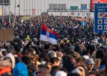 Miles protestan contra proyecto de litio de Rio Tinto en Serbia